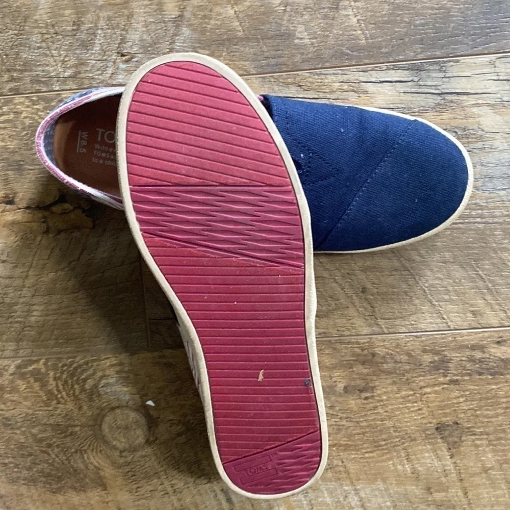 Toms Patriotic Red/White/Blue Women’s Size 8.5 W